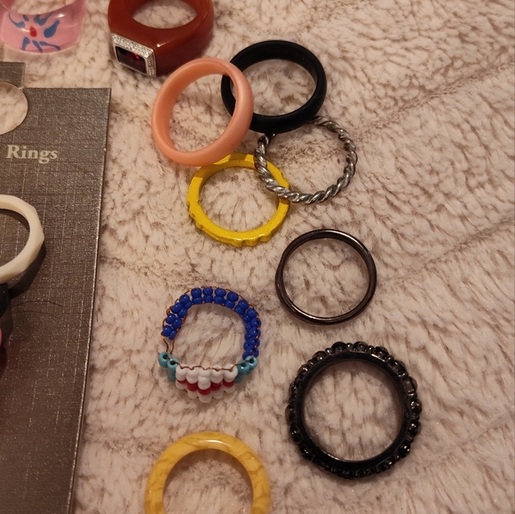 Vintage Bundle Of Rings (19 Rings) - Picture 4 of 14